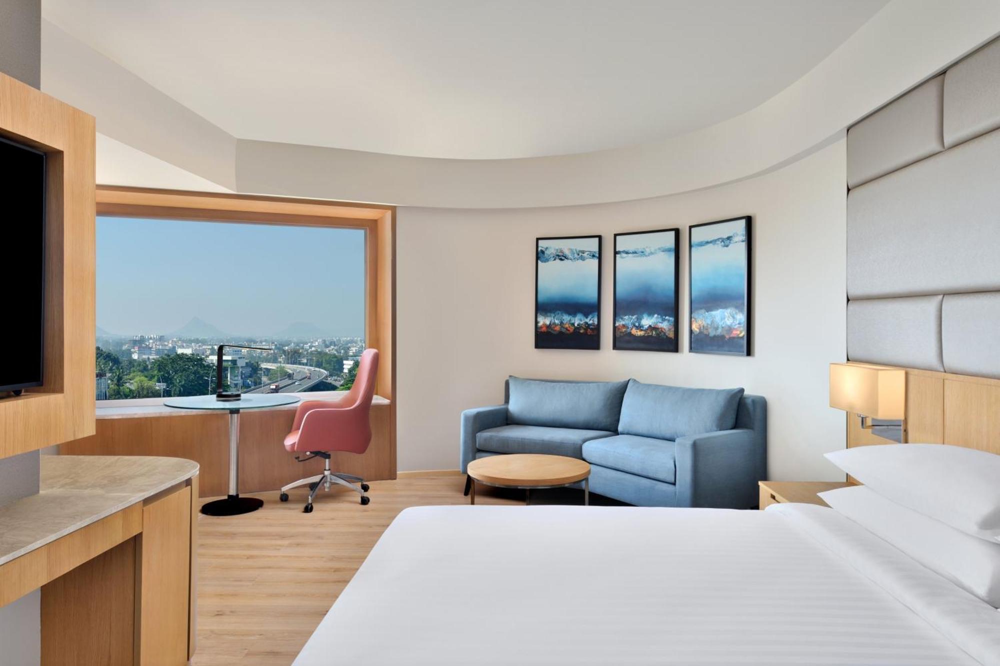 ホテル Courtyard By Marriott ナーシク エクステリア 写真