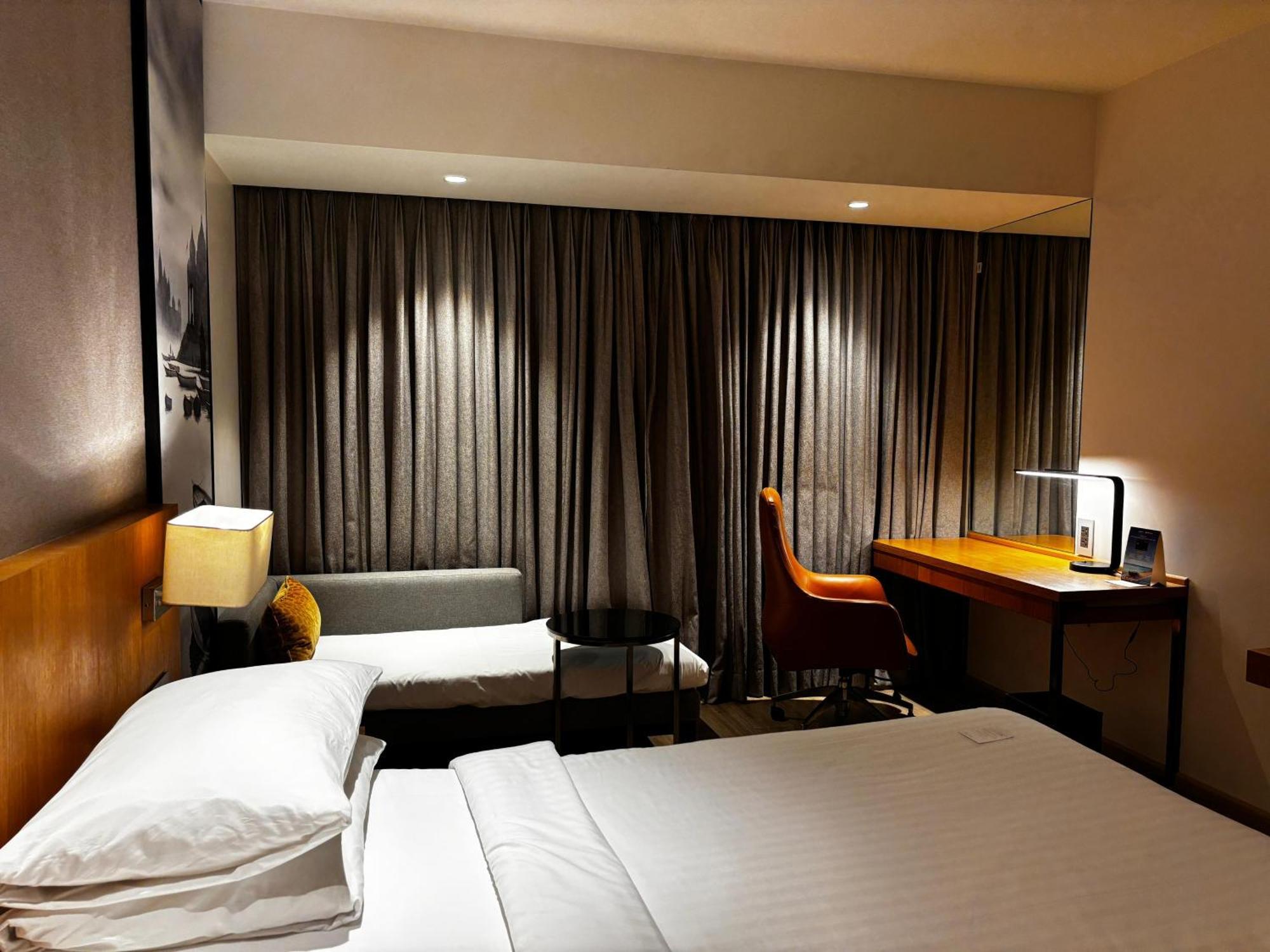 ホテル Courtyard By Marriott ナーシク エクステリア 写真