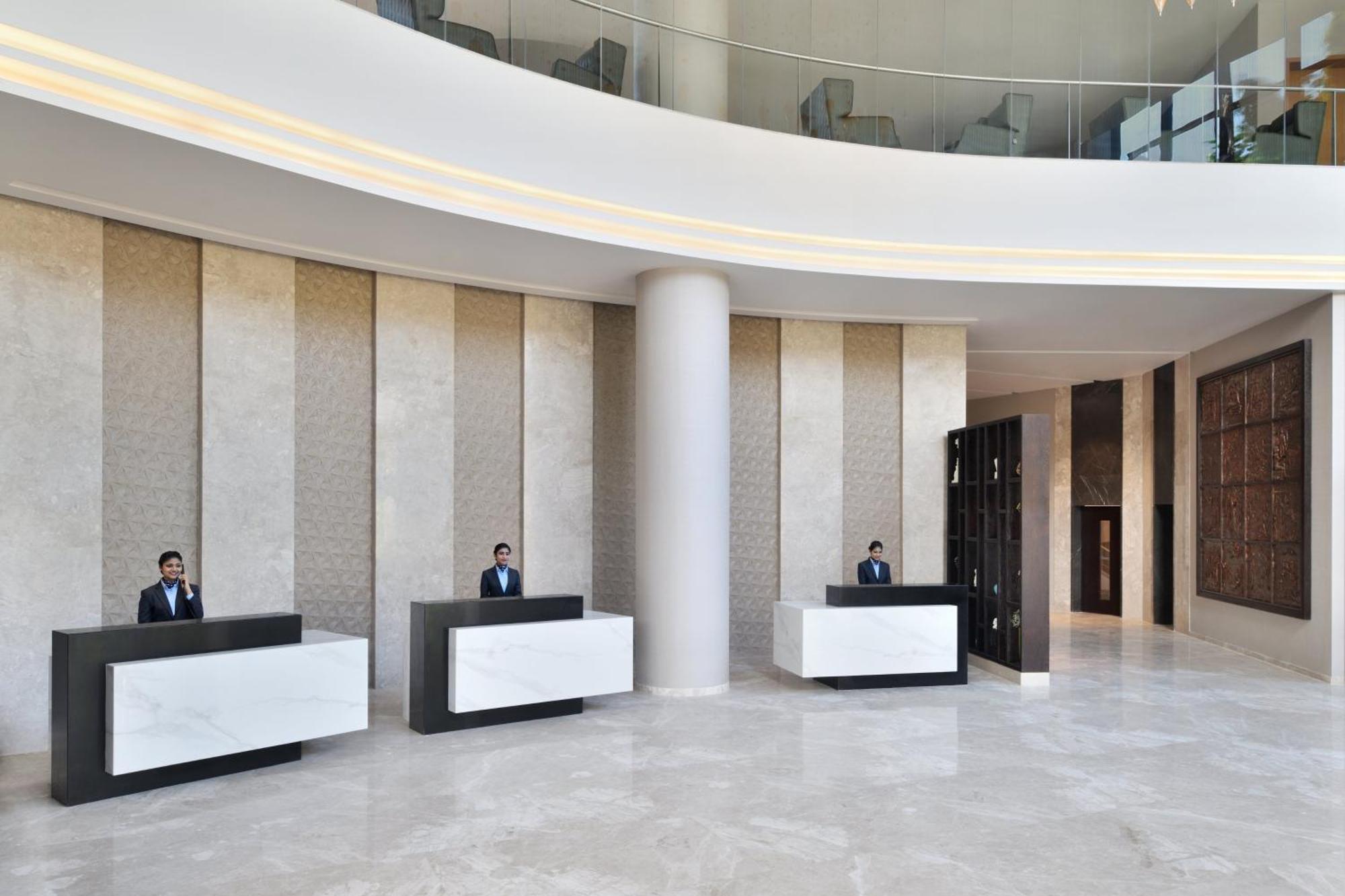 ホテル Courtyard By Marriott ナーシク エクステリア 写真