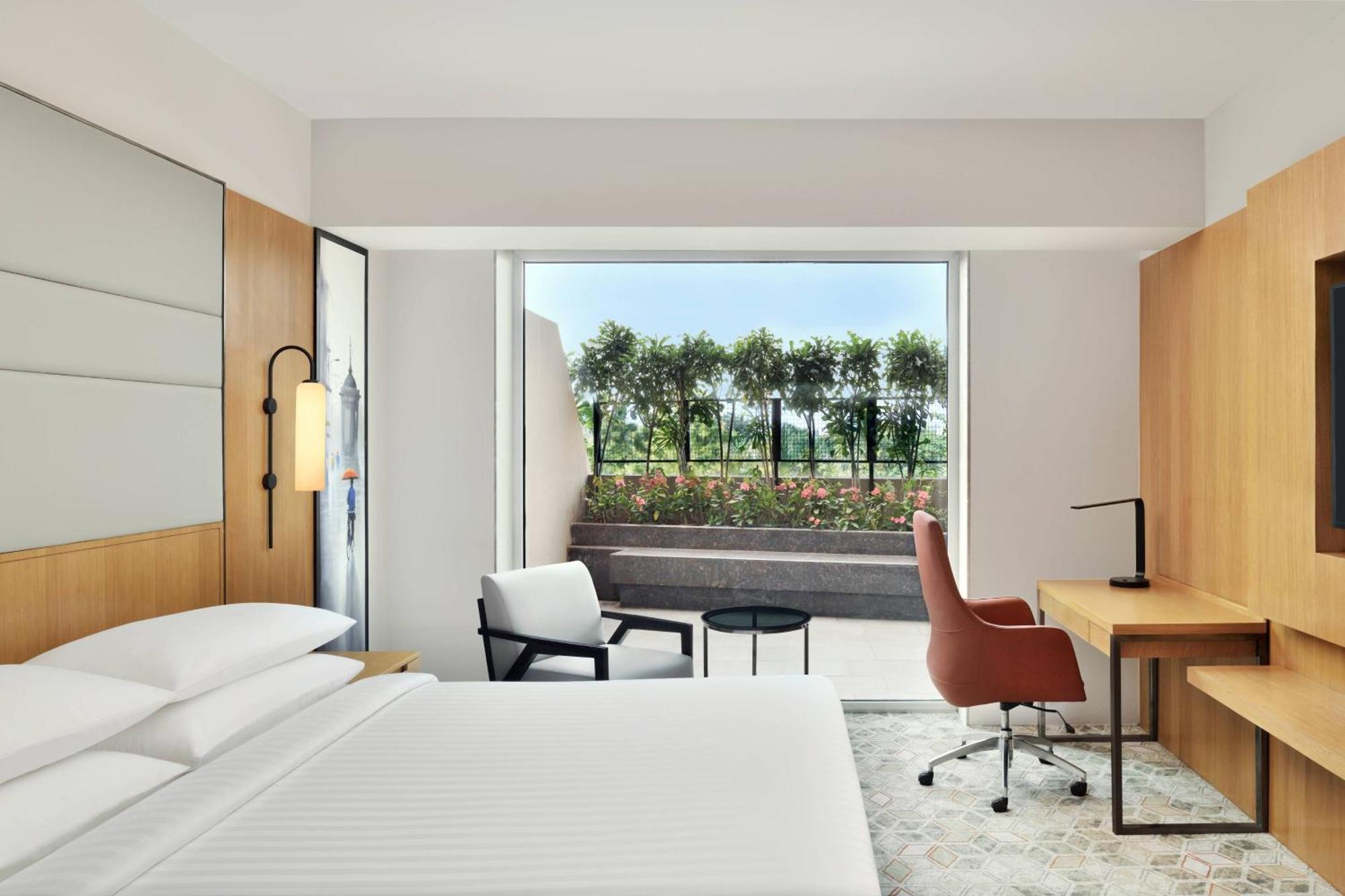 ホテル Courtyard By Marriott ナーシク エクステリア 写真